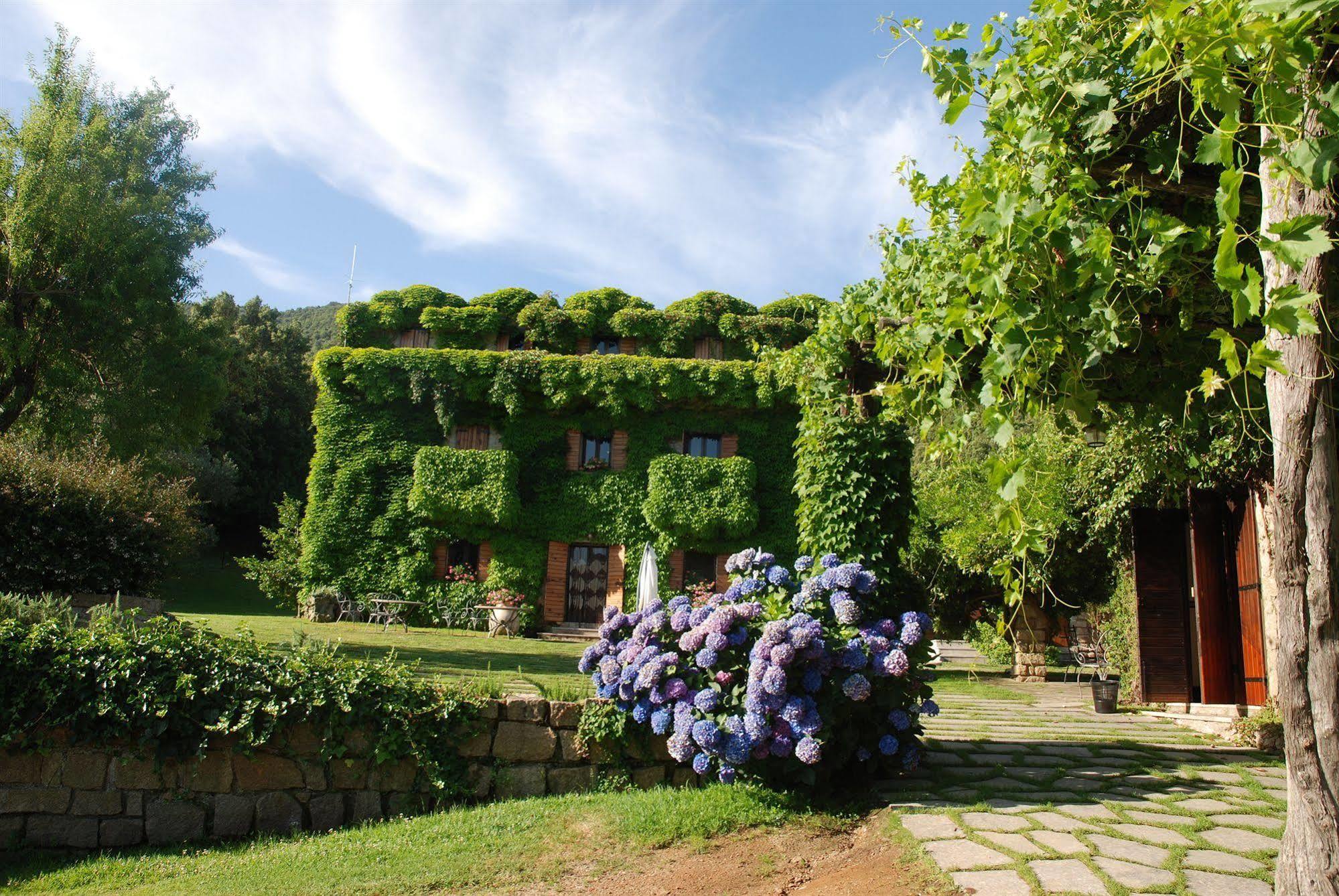 L'Agnata Di De Andre Boutique Hotel Tempio Pausania Exterior photo